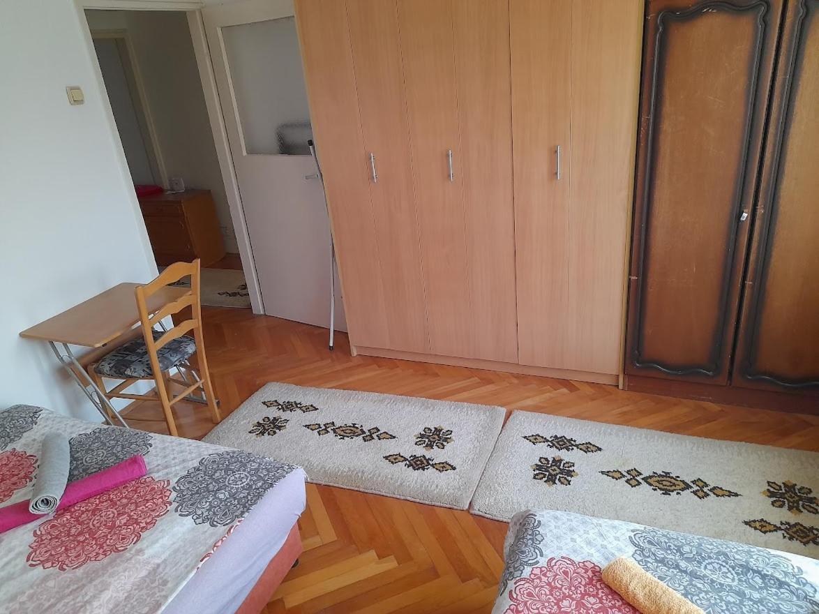 Apartman Bulevar Stupine 투즐라 외부 사진